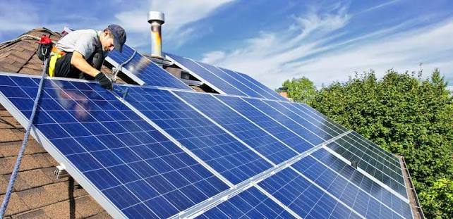 Autoconsumo solar en la Comunitat Valenciana 2026: ayudas, ahorro y mejores tarifas de excedentes