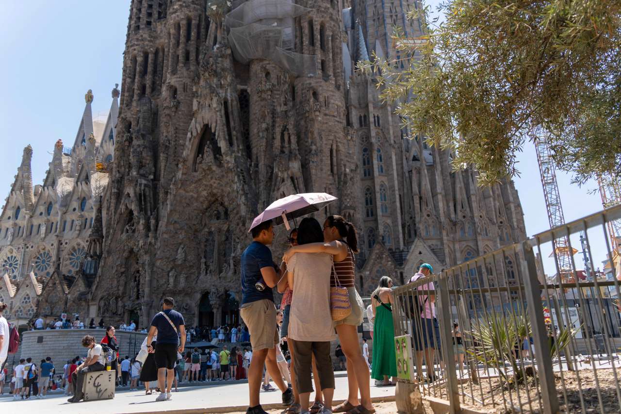 La cuarta ola de calor golpea España con máximas de 45 °C: cómo sobrevivir sin arruinarse en luz